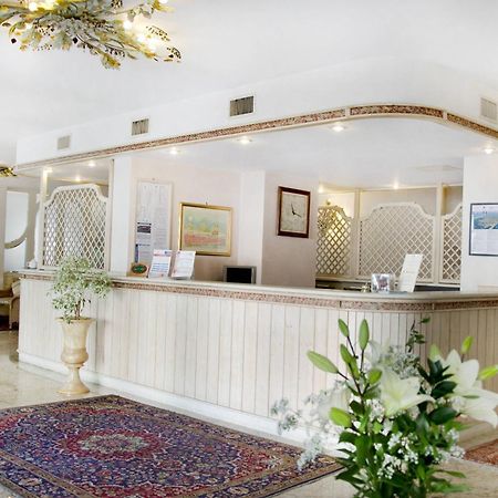 Hotel Sole Sottomarina Kültér fotó