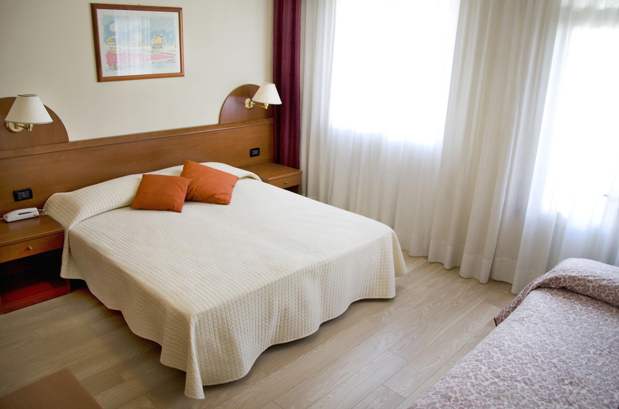 Hotel Sole Sottomarina Kültér fotó