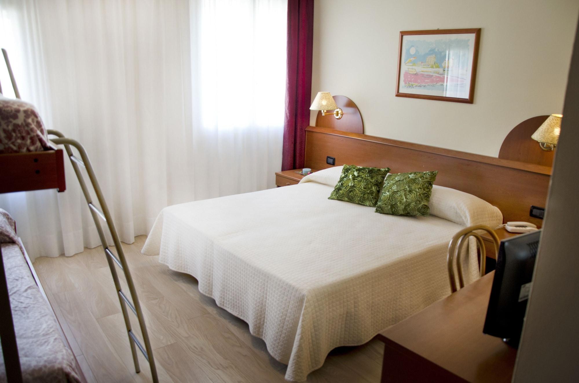 Hotel Sole Sottomarina Kültér fotó