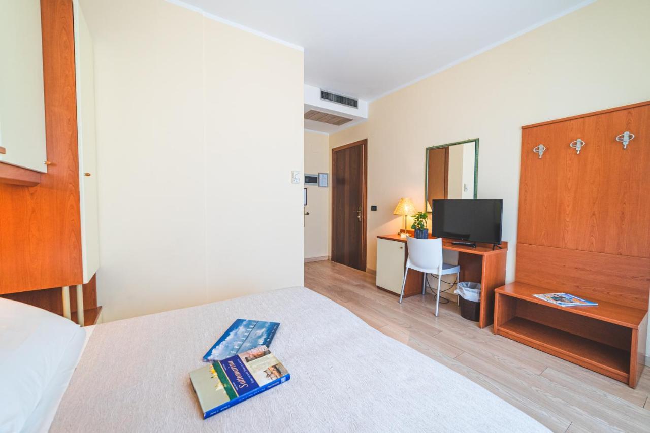 Hotel Sole Sottomarina Kültér fotó