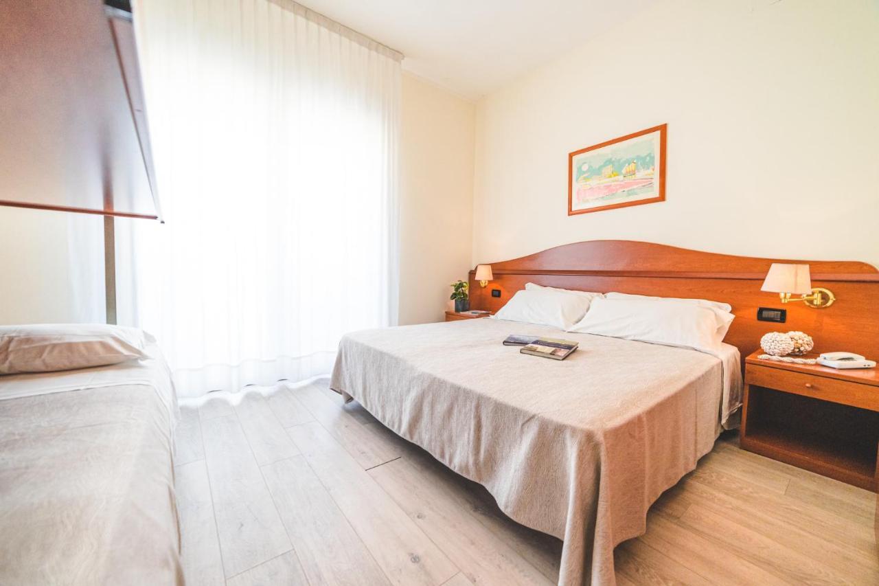 Hotel Sole Sottomarina Kültér fotó