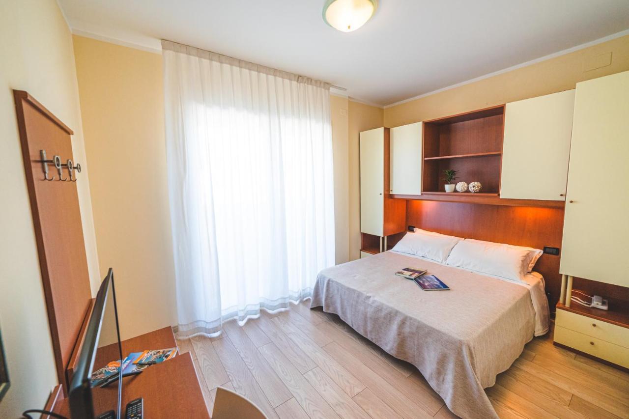 Hotel Sole Sottomarina Kültér fotó
