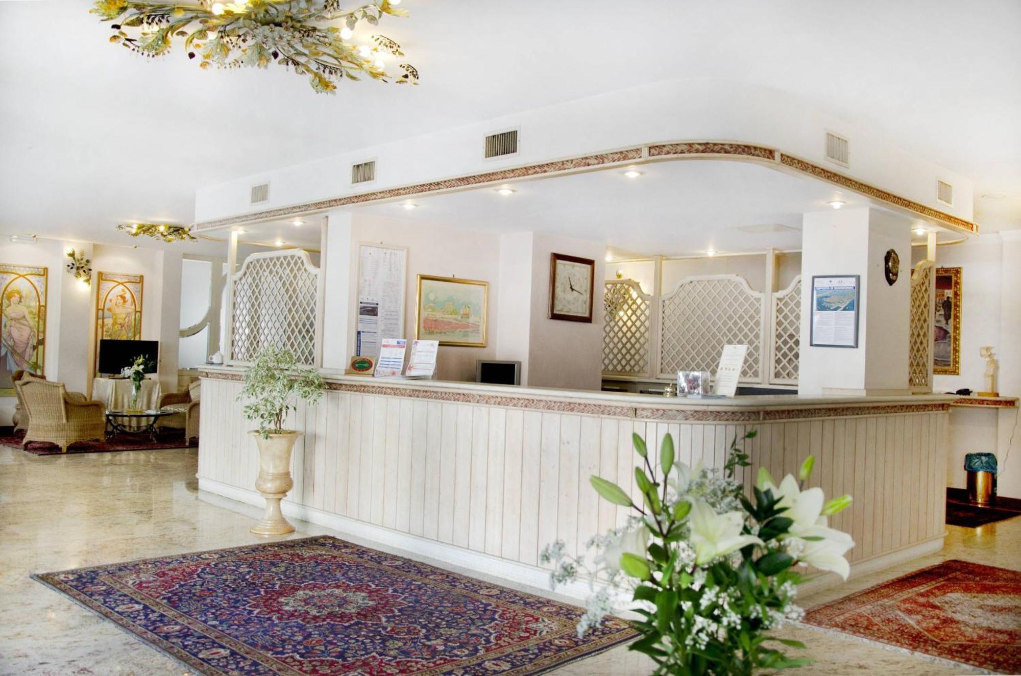 Hotel Sole Sottomarina Kültér fotó
