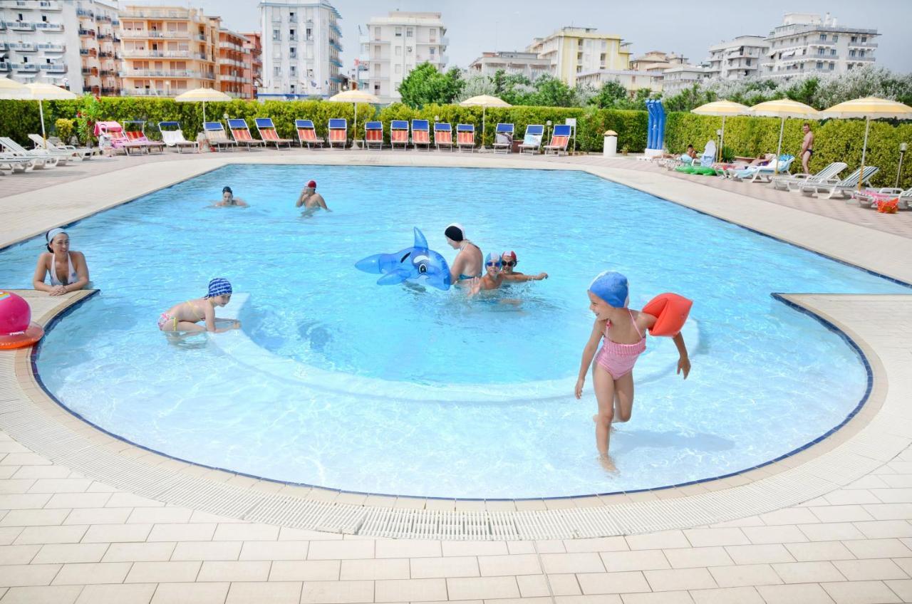 Hotel Sole Sottomarina Kültér fotó
